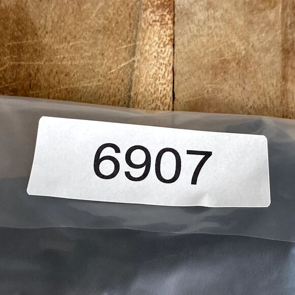 Lululemon Top Adult 6 Black Racerback Tank Loose Shirt Blouse Built-in Bra Women - Picture 9 of 9